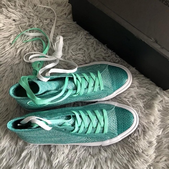 Converse Chuck Taylor All Star x Nike Flyknit Hi - Picture 8 of 8